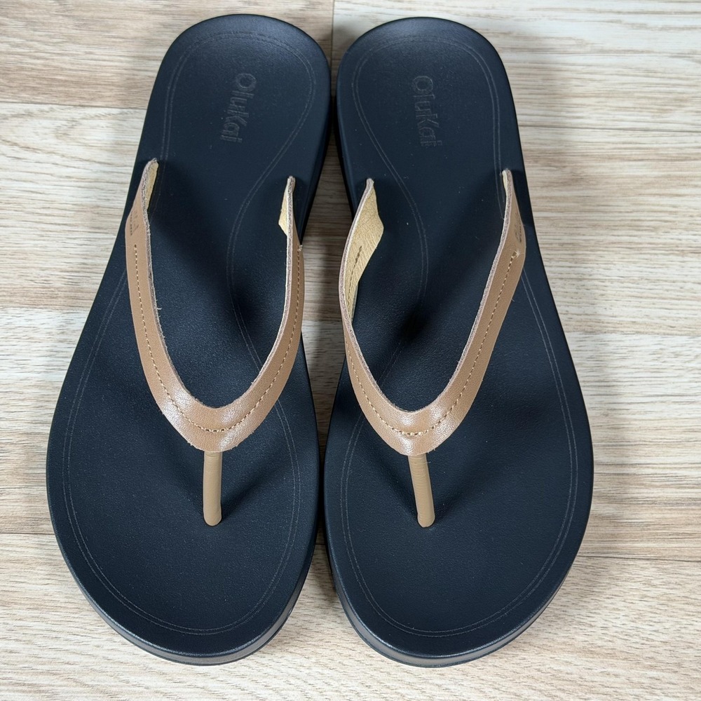OluKai Lalahi Flip Flop Sandal Women Size 10 Black Tan Leather Thong Beach Surf